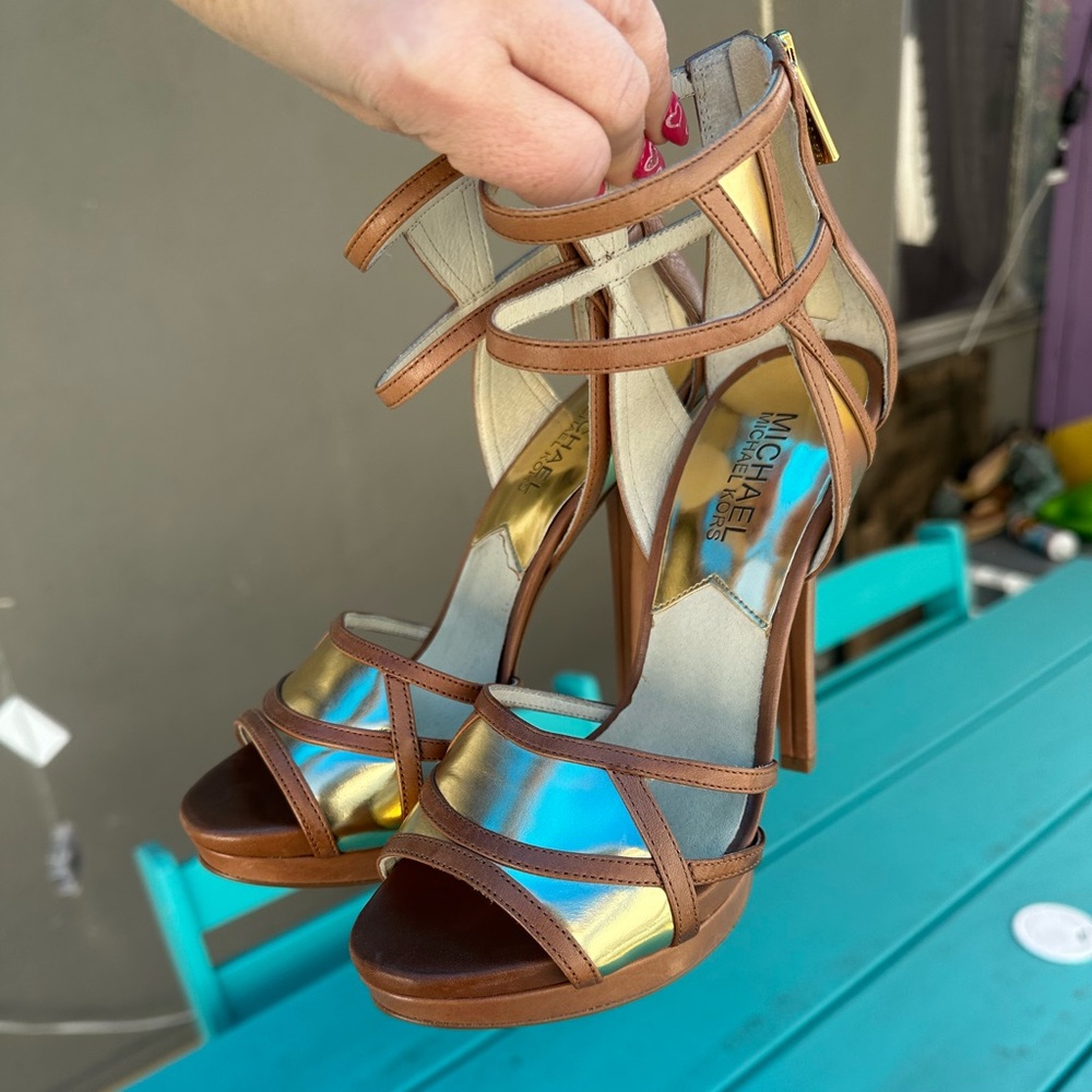 Michael Kors gold Iridescent and Tan Heels size 7
